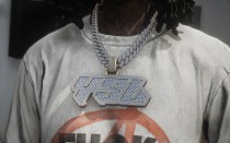 线上男角色 YSL 钻石项链 MOD v1.0 [Add-On]